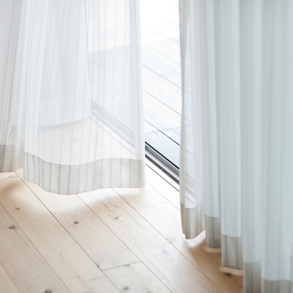 How to Hang Drapes at the Proper Height
