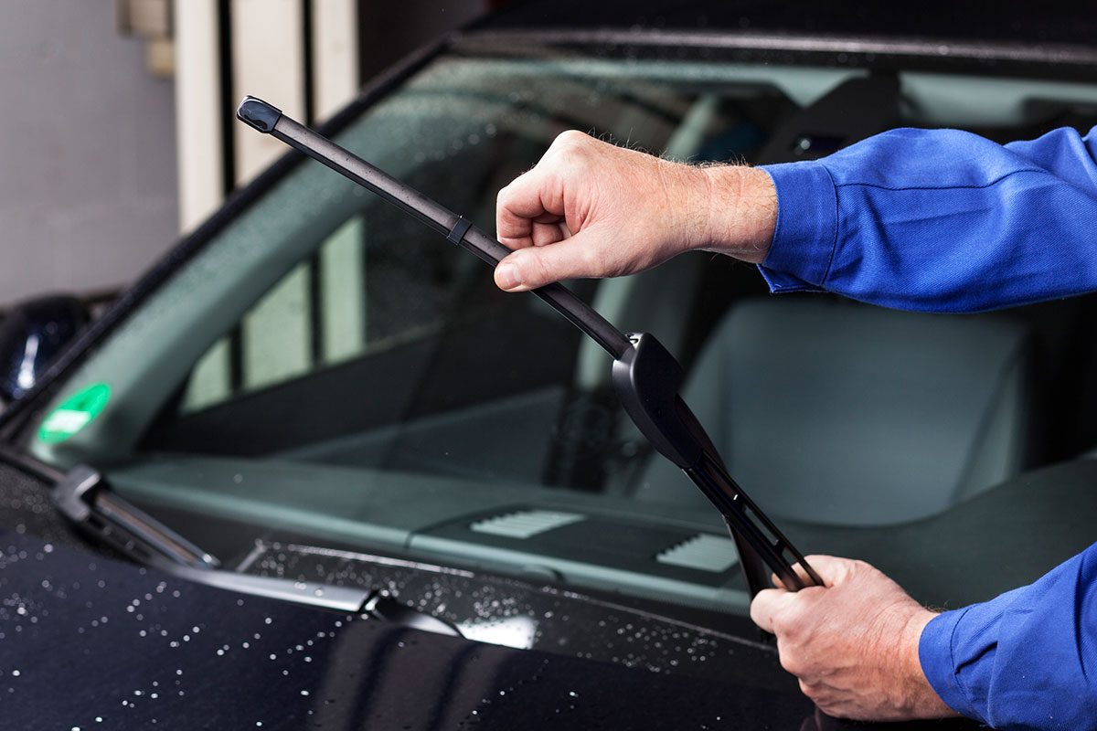 How Long Do Windshield Wipers Last? Know When to Change