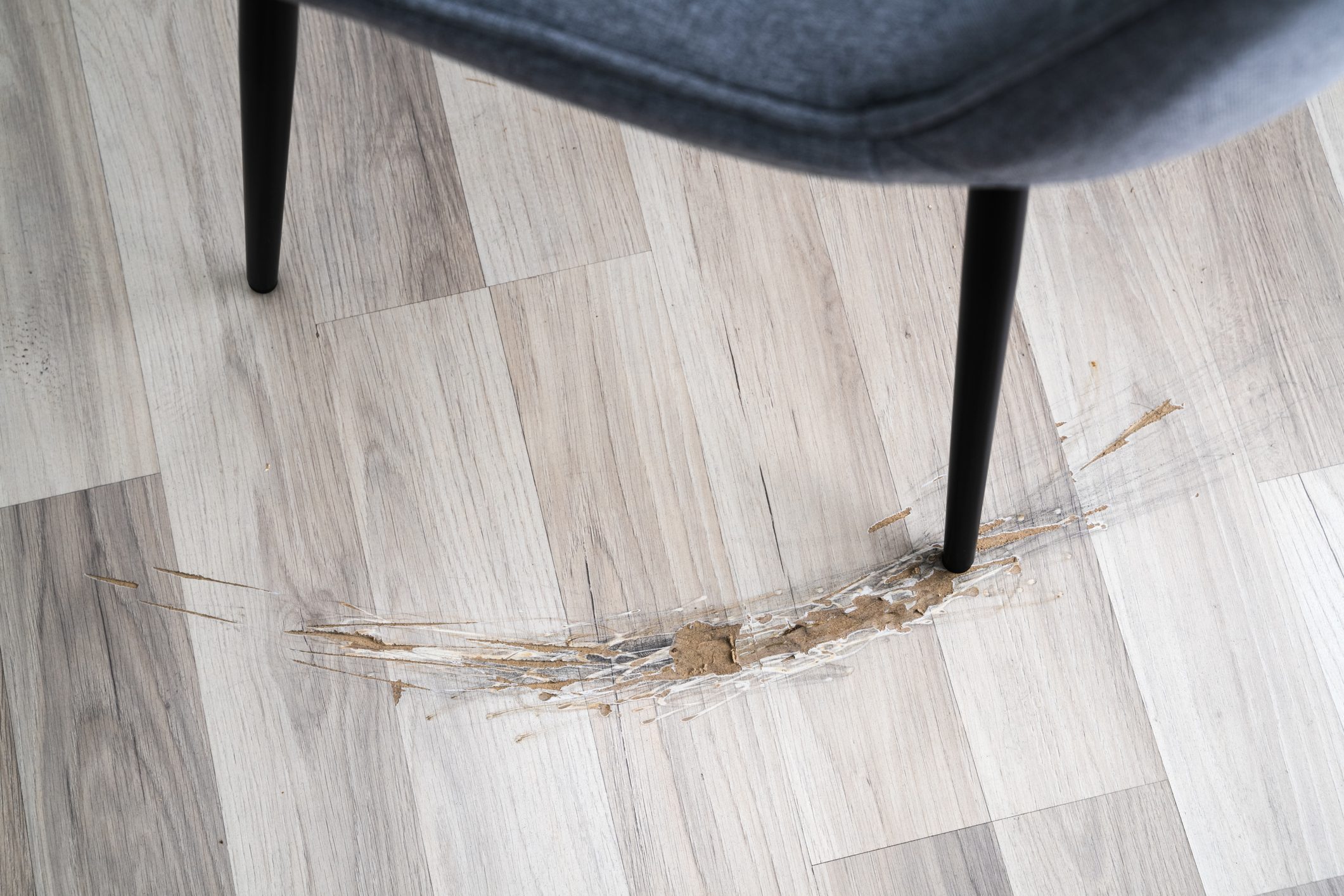 How to Repair Vinyl Plank Flooring: A Hands-on Homeowner’s Guide