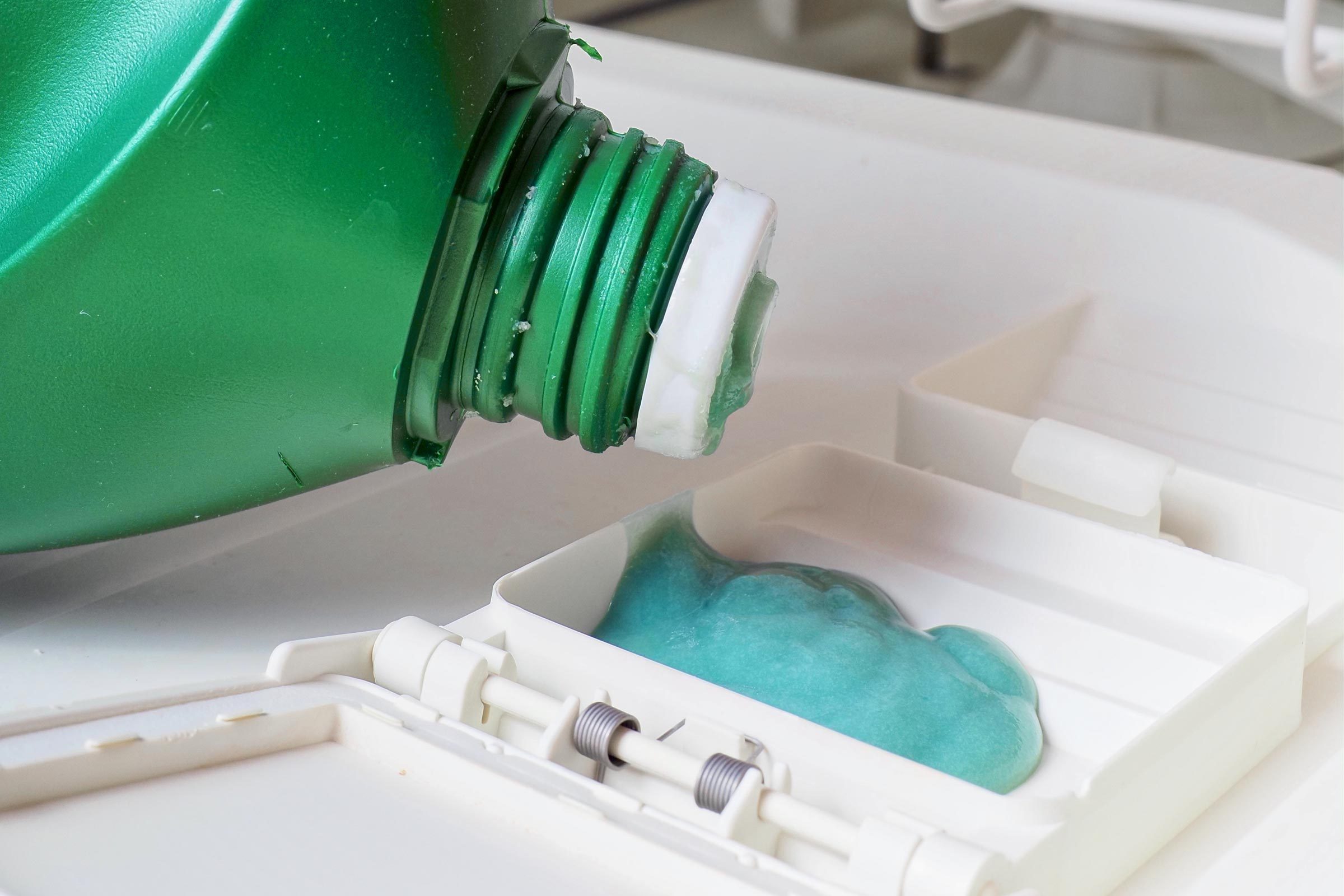 4 Emergency Substitutes for Dishwasher Detergent