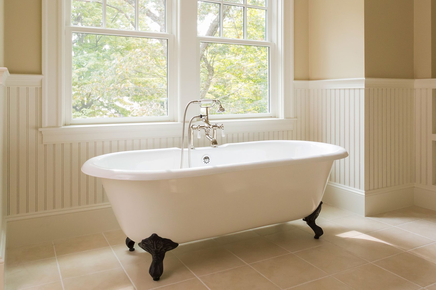 Ultimate Soaking Tubs Buying Guide: Here’s Everything You Need to Know